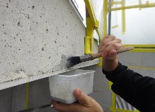 Betonkosmetik am Objekt Firma AWAG Wurster Produktschulung bei Synfola® GmbH Betonkosmetik an Treppenstufen und Sichtbetonfassade Schulung am Objekt AWAG-Wurster GmbH