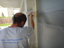 Betonkosmetikschulung am Objekt Firma AWAG Wurster Produktschulung bei Synfola® GmbH Sichtbetonkosmetik SBK-08 an Sichtbeton- Fassade Schulung am Objekt AWAG-Wurster GmbH